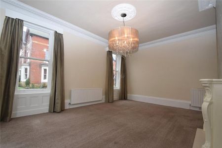 3 bedroom apartment to rent - Photo 4