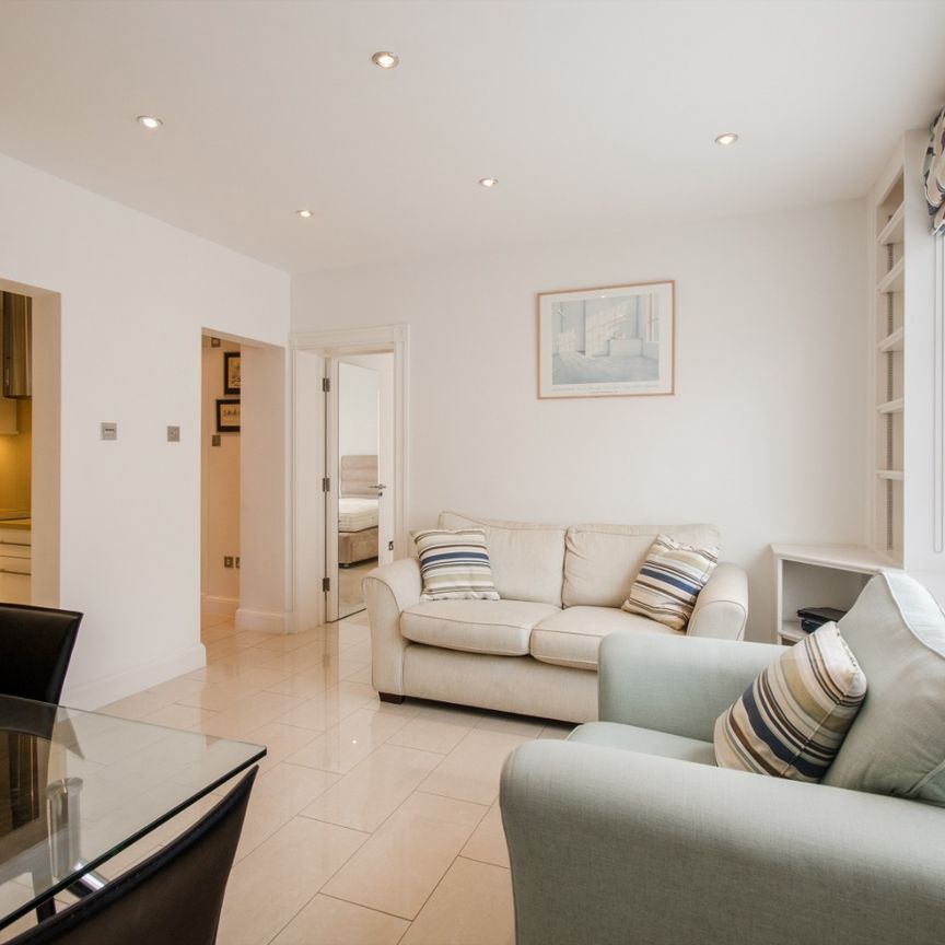 2 Bedroom Apartment, Hallam Court, Hallam Street, W1W - Photo 1
