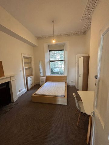 6 Bed Flat, Gardner's Crescent, EH3 - Photo 5