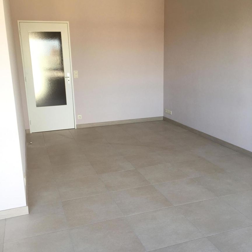 Appartement met één slaapkamer in Sint-Agatha-Berchem - Foto 1