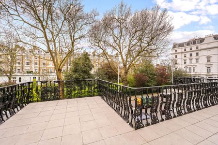 3 bedroom flat in South Kensington - Photo 2