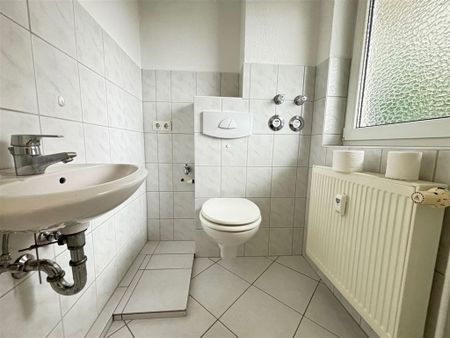 Zentrale, schöne 2,5-Zimmer-Wohnung am Kuhberg in Bahnhofsnähe ! - Photo 4