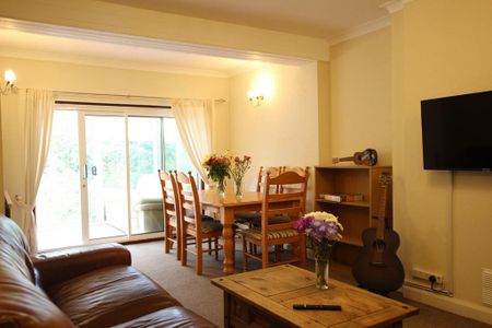 6 bedroom semi-detached house to rent - Photo 3