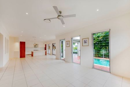 12 Ferrymans Court, Helensvale, QLD 4212 - Photo 2