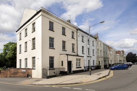 3 BED Flat To rent - Photo 2