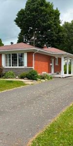 MAISON À LOUER DANS UN SECTEUR DE CHOIX À VICTORIAVILLE - SOIGNEUSEMENT ENTRETENUE - PRÈS DE TOUS LES SERVICES - Photo 3