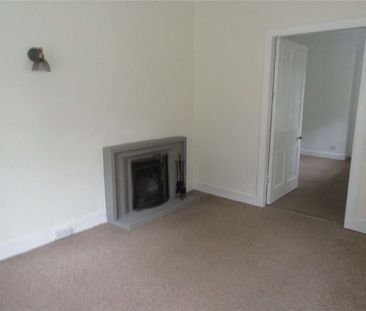 An attractive Lodge at the entrance to the Dalswinton Estate about ... - Photo 1
