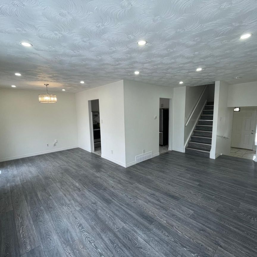 For Lease - 14 Windale Crescent, Kitchener, Ontario - Photo 1