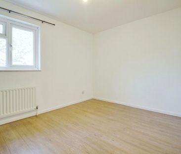 2 bedroom semi-detached house to rent - Photo 4