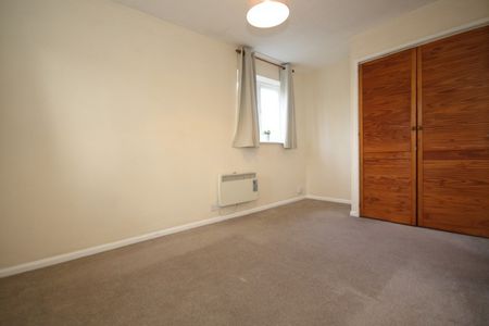 Hawkswell Walk, Woking - Photo 2