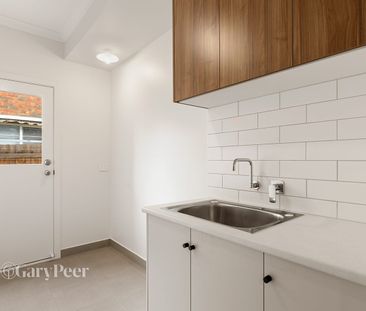 Hampton-Style 4 Bedroom Townhouse - Photo 5