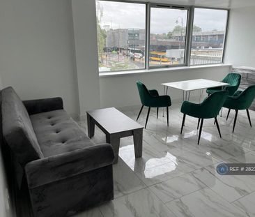 2 bedroom flat to rent - Photo 2