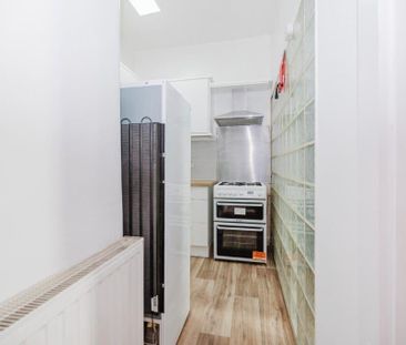 1 bedroom flat to rent - Photo 6