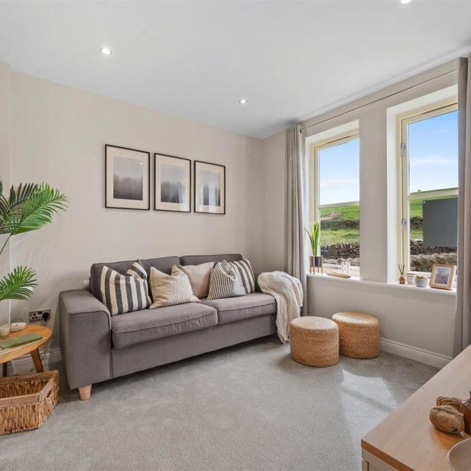 5 bedroom detached house to rent - Photo 1