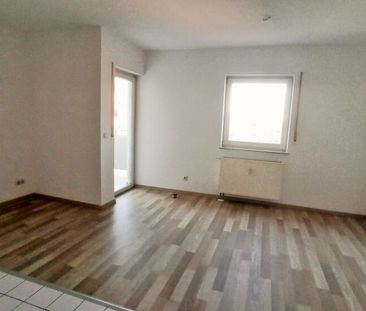 APARTMENT MIT KÜCHE, BALKON, AUFZUG UND TIEFGARAGENSTELLPLATZ... - Photo 3