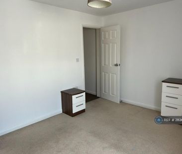 1 bedroom in a house share to rent - Photo 5