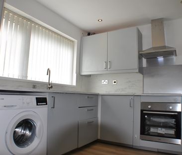 Room in a Shared House, Whiteways Grove, S4 - Photo 5