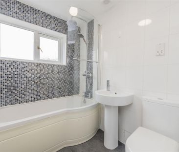 3 bed House To Let - Photo 4