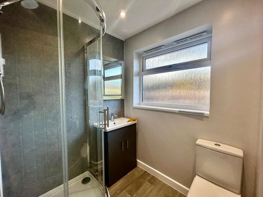 Ashridge, Farnborough, Hampshire, GU14 - Photo 1