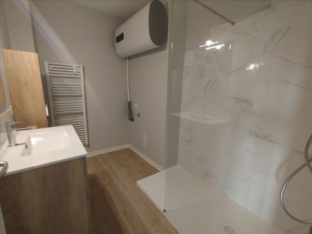 Location Appartement 4 pièces 73m² - Photo 4