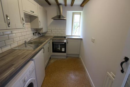 2 bedroom terraced house to rent - Photo 4