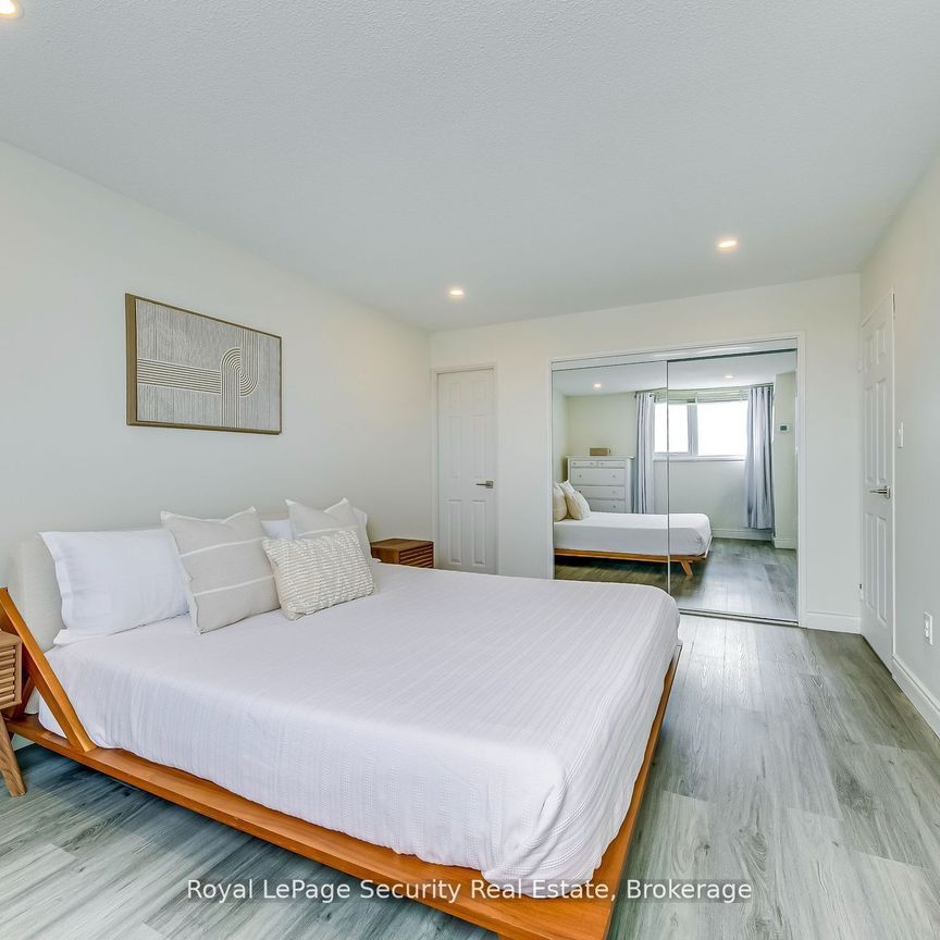 For Lease - 260 Scarlett Road Unit# 2005, Toronto, Ontario - Photo 1