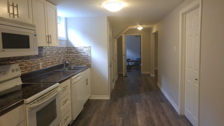 For Lease - 1218 Shamir Crescent, Mississauga, Ontario - Photo 2