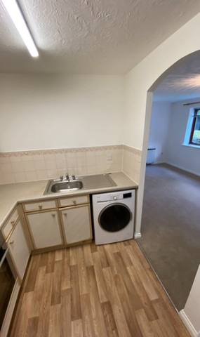 2 bedroom ground floor maisonette to rent - Photo 3