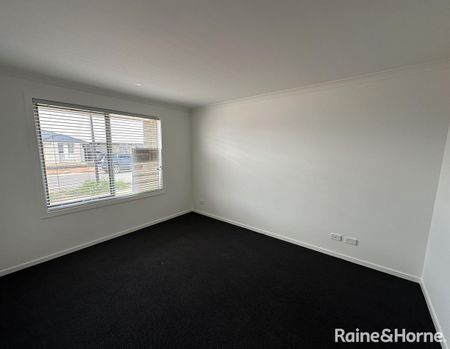 Brand New 4-Bedroom Family Home in Munno Para Downs! - Photo 2