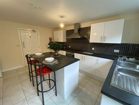 Hearsall Lane Room 6 - Photo 3