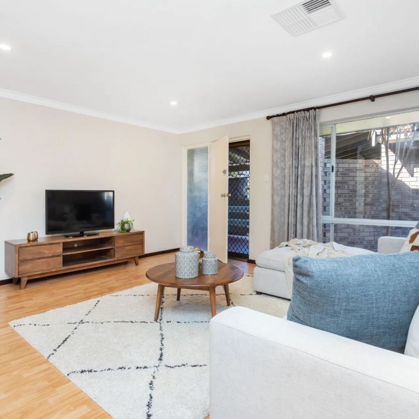 Immaculate unfurnished apartment waiting for you! - Photo 1