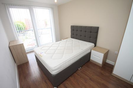 3 bedroom apartment to rent - Photo 4