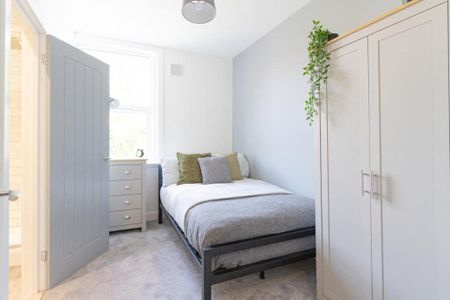 8 bedroom terraced house to rent - Photo 4