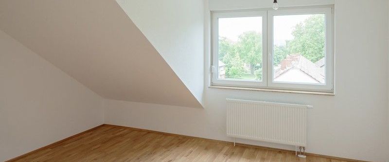 3-Zimmer-Dachgeschosswohnung (WBS) in Köln- Dellbrück - Photo 1