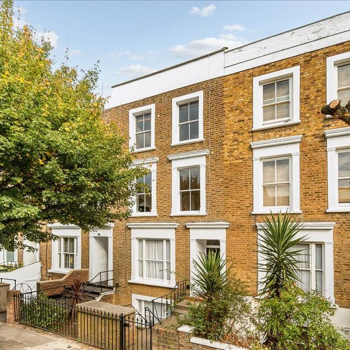 3 bedroom flat to rent - Photo 1