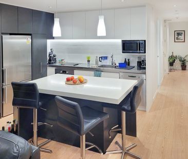 fully furnished 3 bedroom in the heart of the city - Photo 2