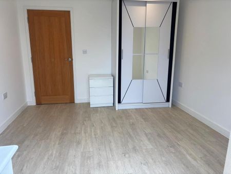 2 bedroom ground floor flat to rent - Photo 5