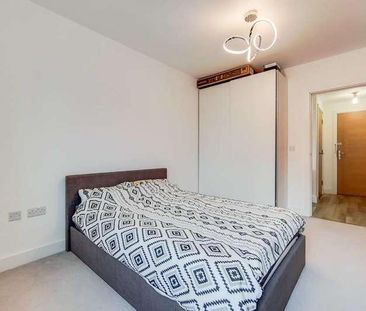 Plaza Gardens, East Putney, SW15 - Photo 4