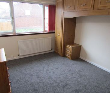 5 bedroom semi-detached house to rent - Photo 5