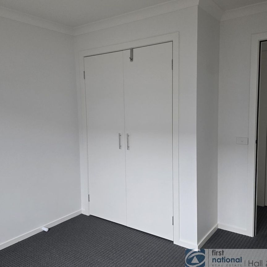 7 Merlot Road, Pakenham - Photo 1