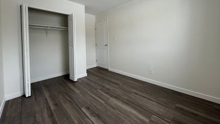 Renovated 3 Bedroom, 2.5 Bath Townhome With Finished Basement. - Photo 3