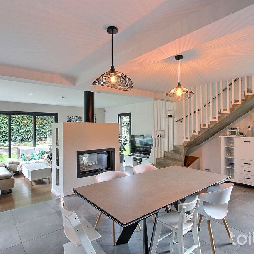 Location Maison 7 pièces 190m² ST REMY LES CHEVREUSE 78470 - Photo 1