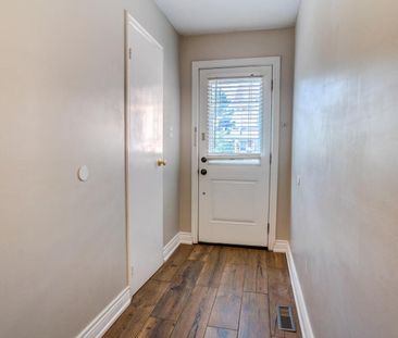 For Lease - 1039 Cedarglen Gate Unit# 28, Mississauga, Ontario - Photo 6