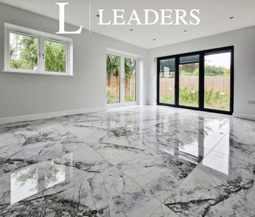 4 bedroom house to rent Station Approach, SS8 - Photo 4