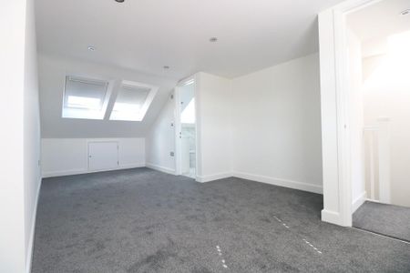 5 bedroom semi-detached house to rent - Photo 4