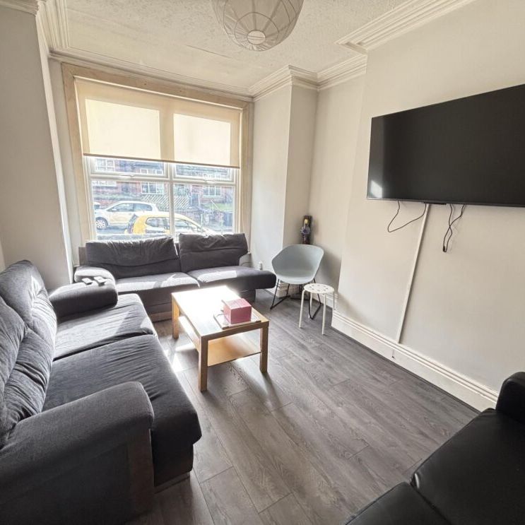 27 Brudenell View, Leeds, LS6 1HG - Photo 1