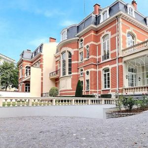 Herenhuis te huur in Sint-Pieters-Woluwe voor € 11.400 met 6 slaapkamers - Photo 2