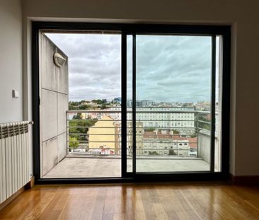 3 bedroom luxury Apartment for rent in Avenida Columbano Bordalo Pi... - Photo 2