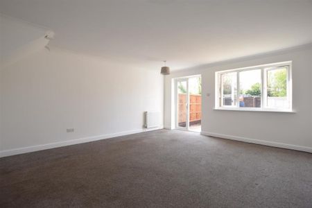 4 bedroom townhouse to rent - Photo 2