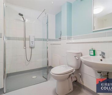 2 bedroom flat to rent - Photo 5